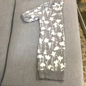 elbow sleeved motherhood maternity sweater size S